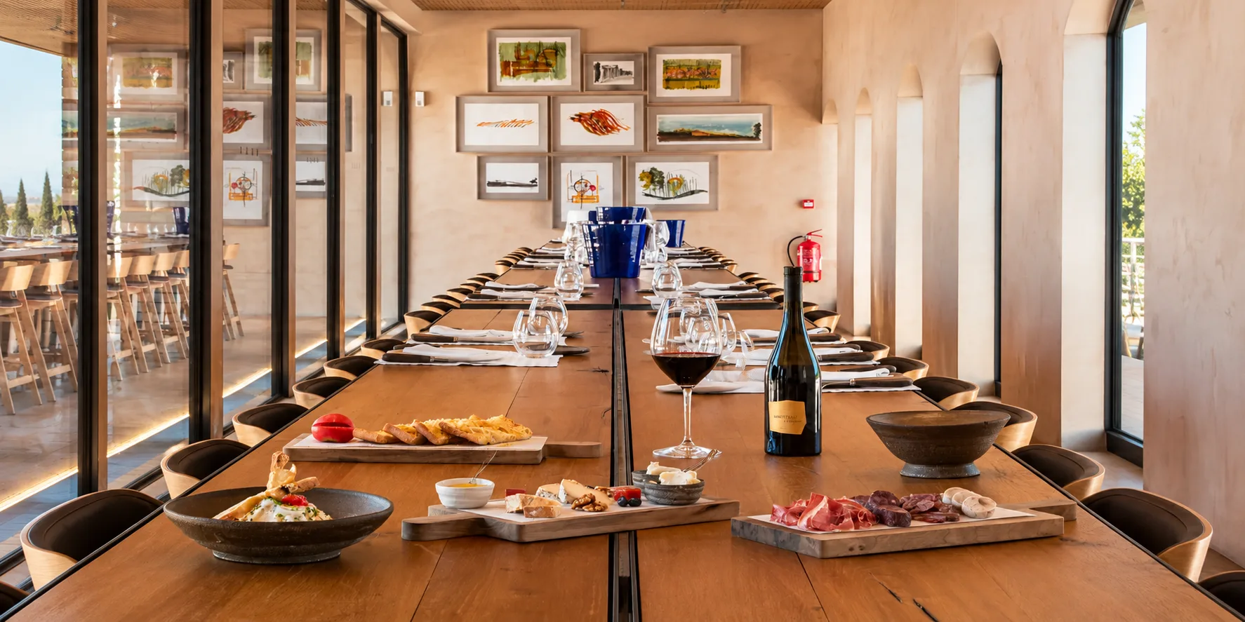Estofado de ternera con verduras en Celler 1923, restaurante mediterráneo en Peralada, Girona. Disfruta de la cocina catalana en el corazón de la Bodega Perelada.